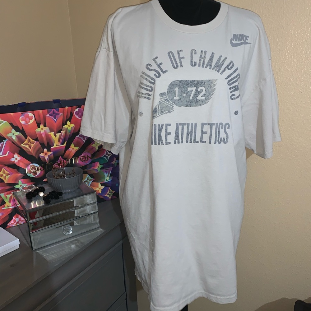 NIKE tee